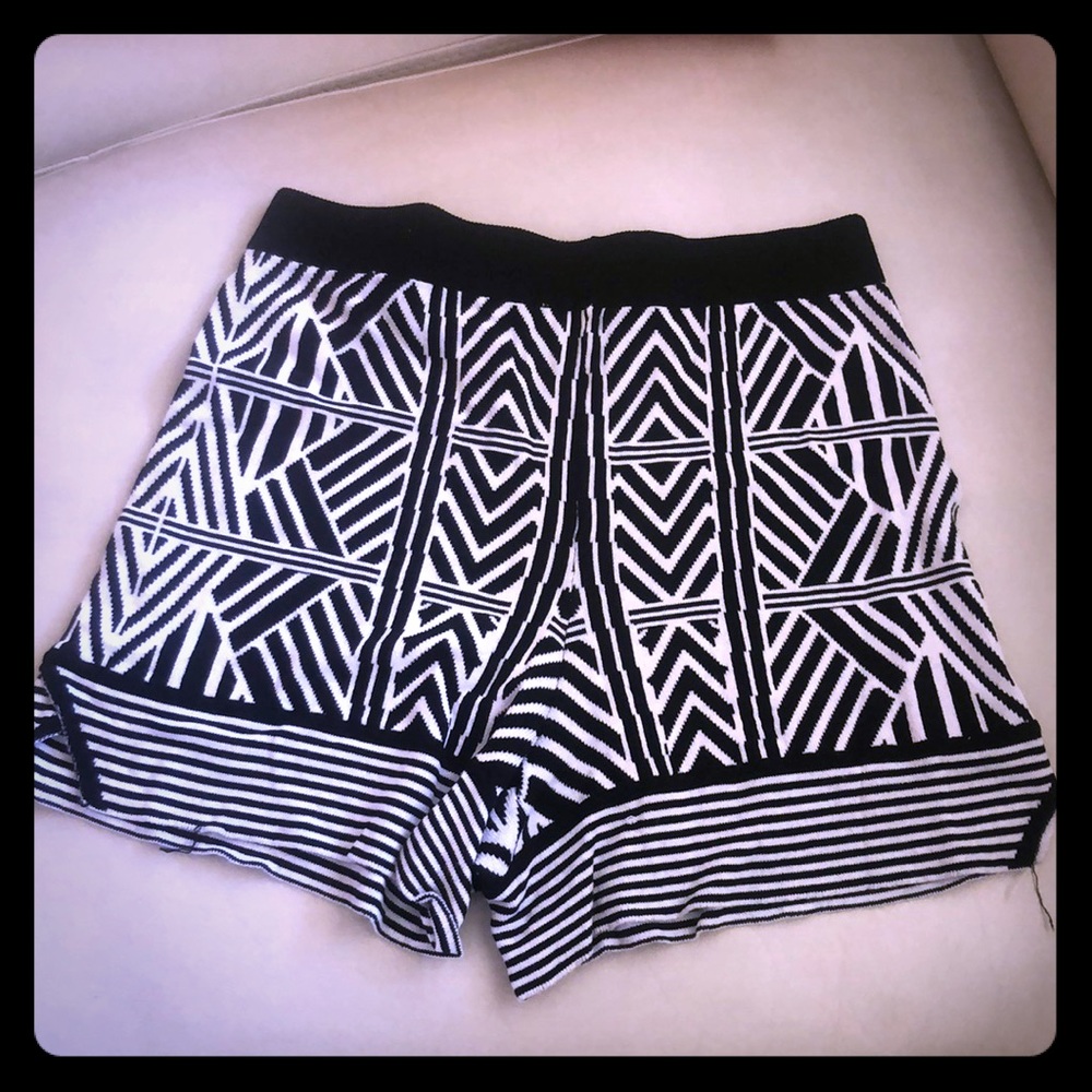 BeBe Knit shorts with black and white pattern